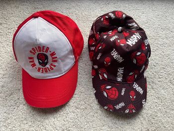 Lot 2 casquettes Spiderman Marvel Disney Primark 🌻
