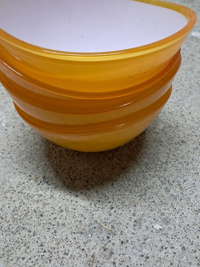 Bols  en plastique jaune et blanc - photo numéro 4