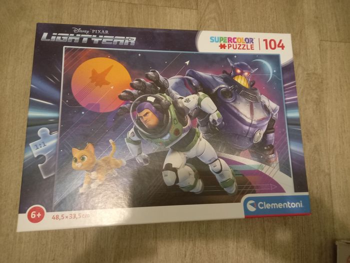 Puzzle 100 pièces buzz l'éclaire excellent état