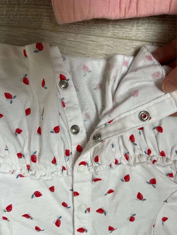 Ensemble fille motif fraises 1 mois - photo numéro 5