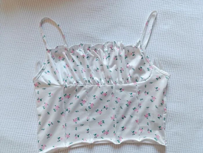 Top fleuri à fines bretelles Shein Taille M - photo numéro 6