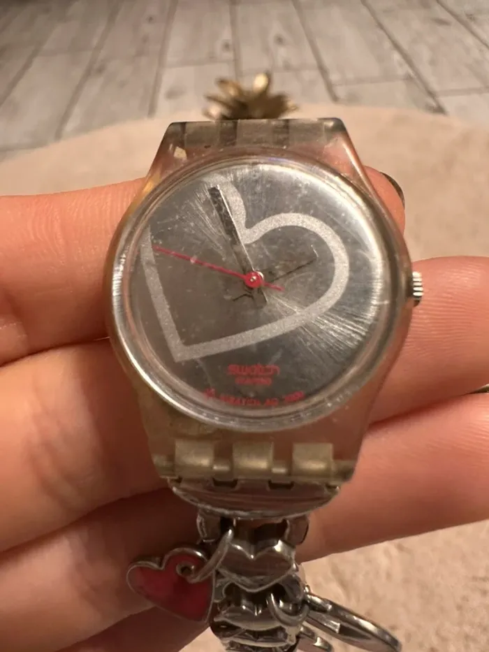 Montre cœur Swatch - photo numéro 4