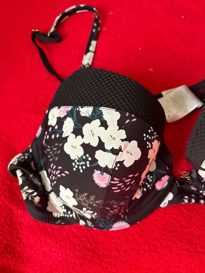 Soutien gorge fleuri - photo numéro 2