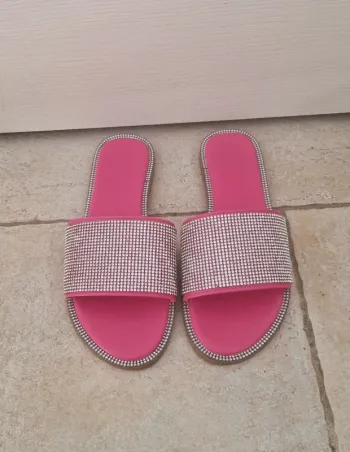 Sandales mules fushia et strass pointure 37