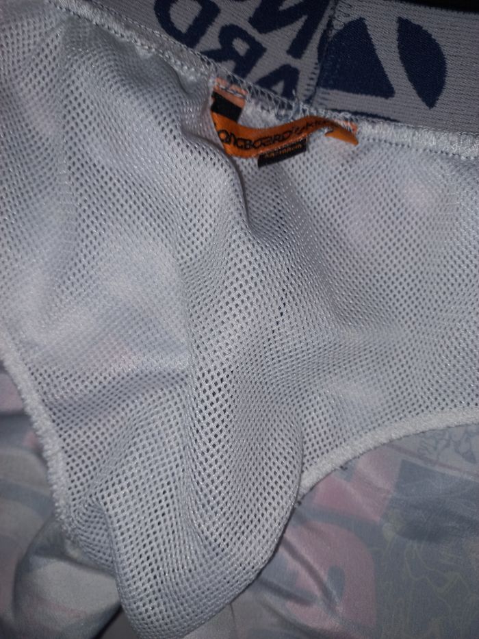 Short de bain Longboard Excellent état Taille 5 ans - photo numéro 7