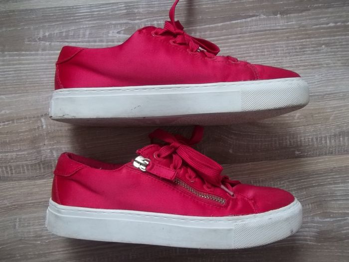 Sneakers rouge satiné Stradivarius 36 - photo numéro 3