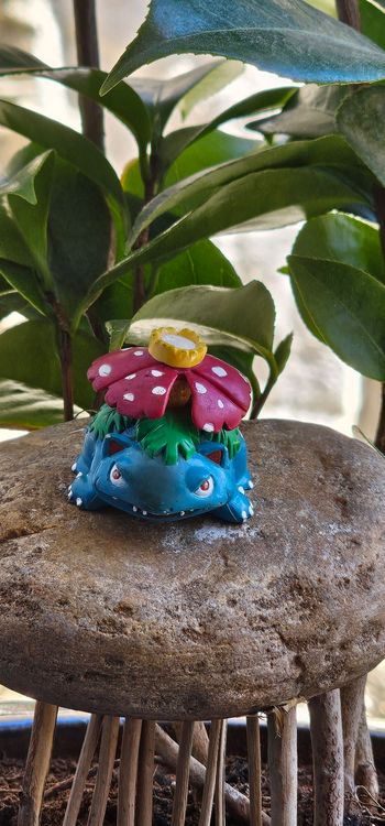 Super figurine Pokemon Nintendo Tomy C.G.T.S.J Florizarre 