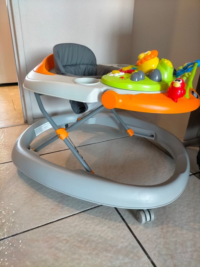 TROTTEUR - photo numéro 5