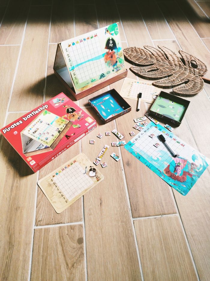 🦜Jeu de stratégie- Pirate battle ship /Bataille navale marque Janod