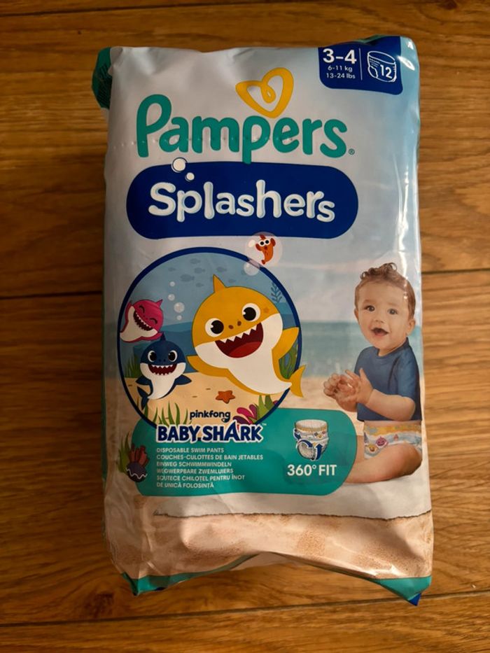 12 couches Pampers Splashers BabyShark 3-4