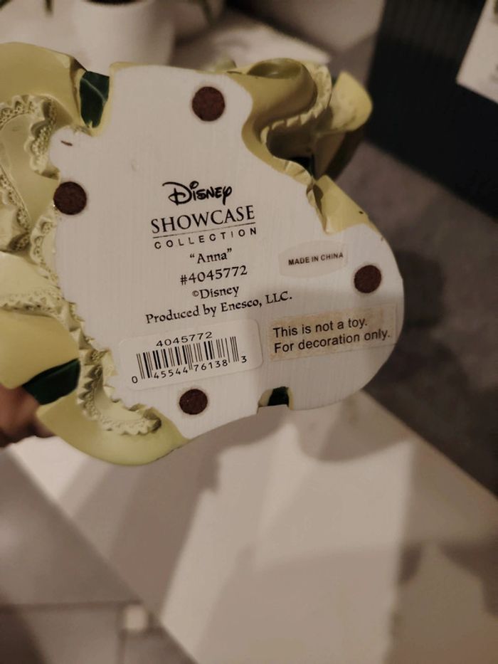Figurine Disney Anna showcase haute couture - photo numéro 6