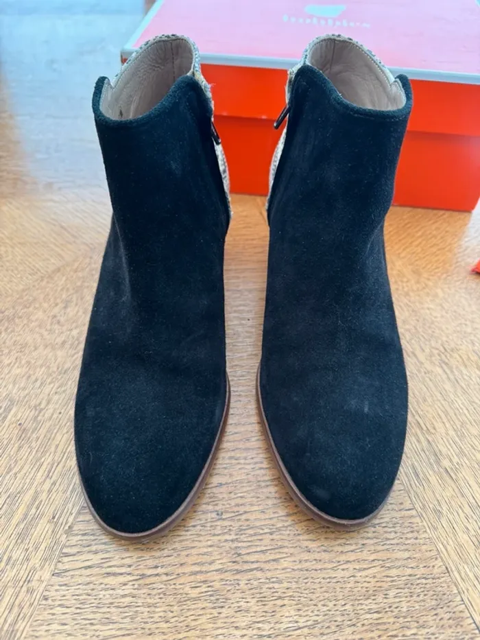 Très originales Bottines boots cuir en daim à talons neuves noires Bobbies Paris - photo numéro 4