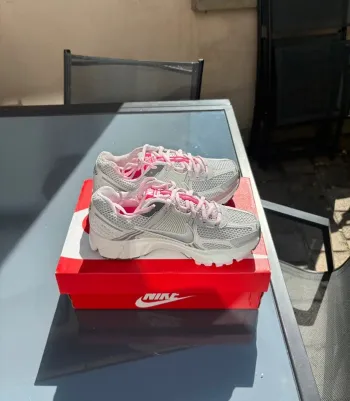 Nike Zoom Vomero 5 pink/rose