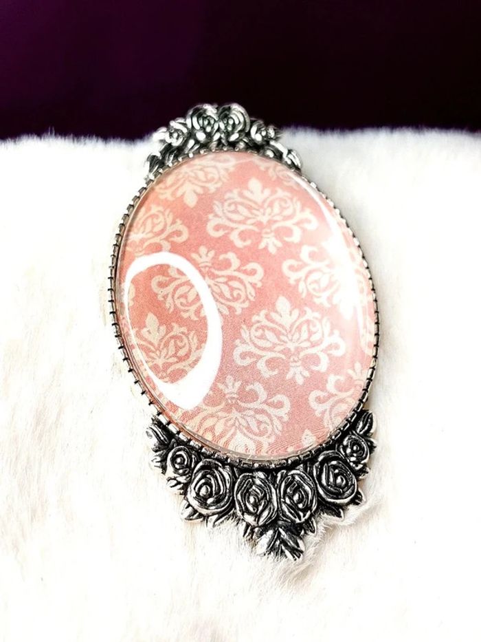 Magnifique broche fantaisie style vintage victorien - photo numéro 2