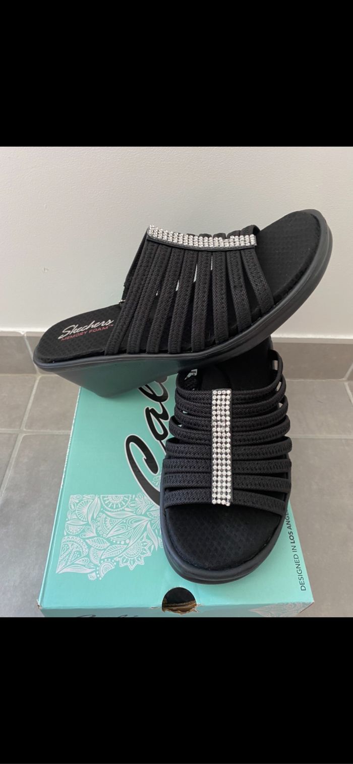 Chaussures Sandales femme Skechers Taille 40 - photo numéro 2