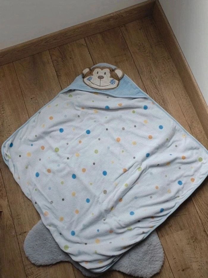 Carré de bain bleu ciel et blanc