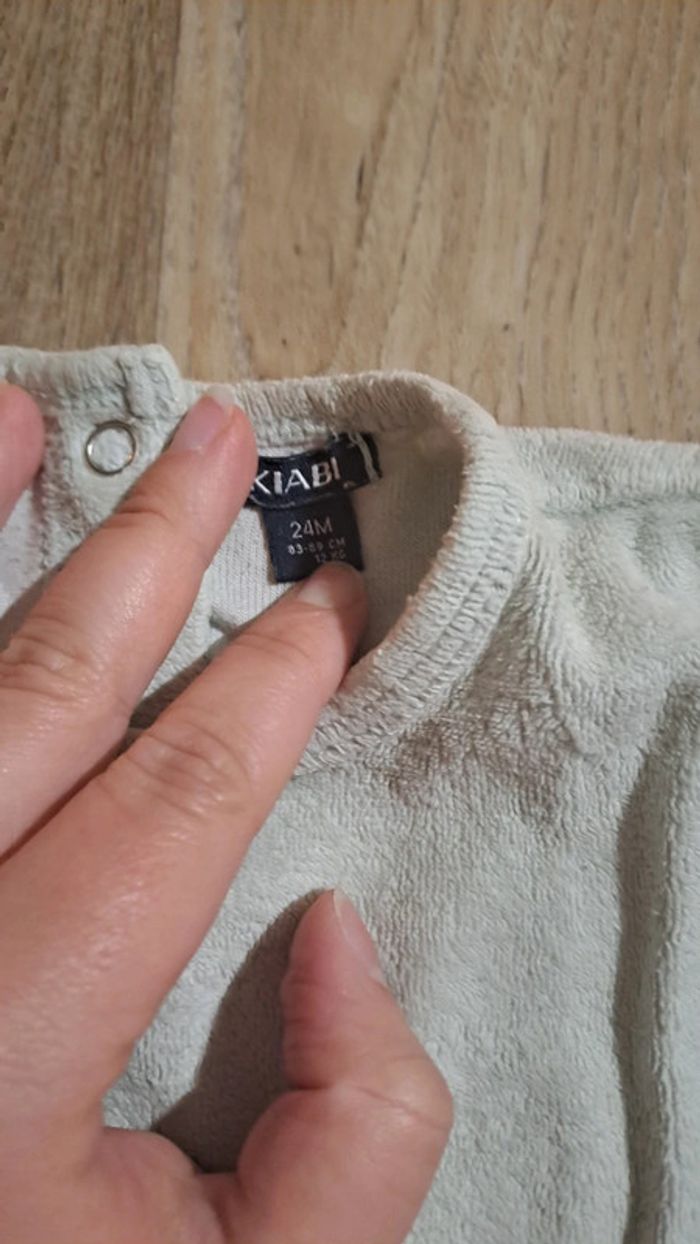 Pyjama une pièce velours taille 24 mois vert pale Kiabi - photo numéro 3