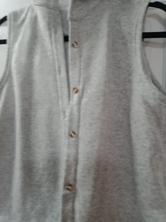 Veste sans manche grise - photo numéro 2