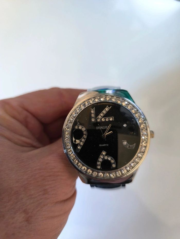 Montre femme
Il faut remettre une pile