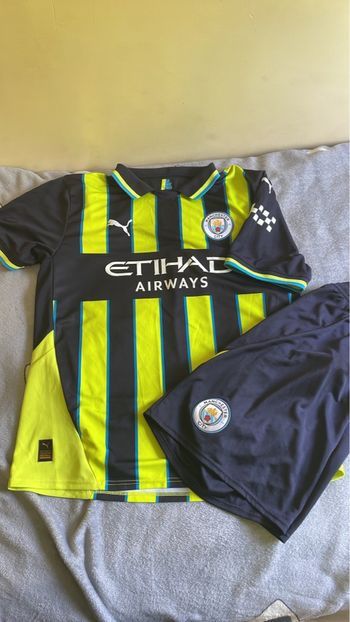 short tee shirt Manchester city 