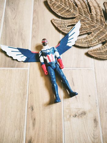 💫 Captain america /Faucon falcon - Avengers Marvel - Figurine de 30 cm - Titan hero - marque Hasbro