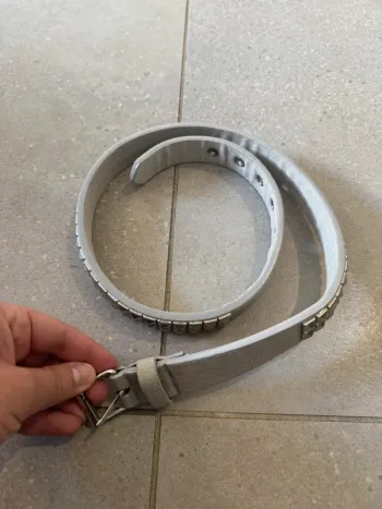 Ceinture argenté ,très bon état, 85cm