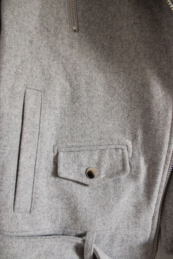 Petite veste grise - photo numéro 2