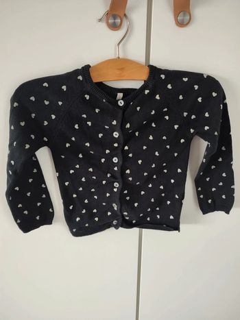 Gilet noire avec coeur 5 ans