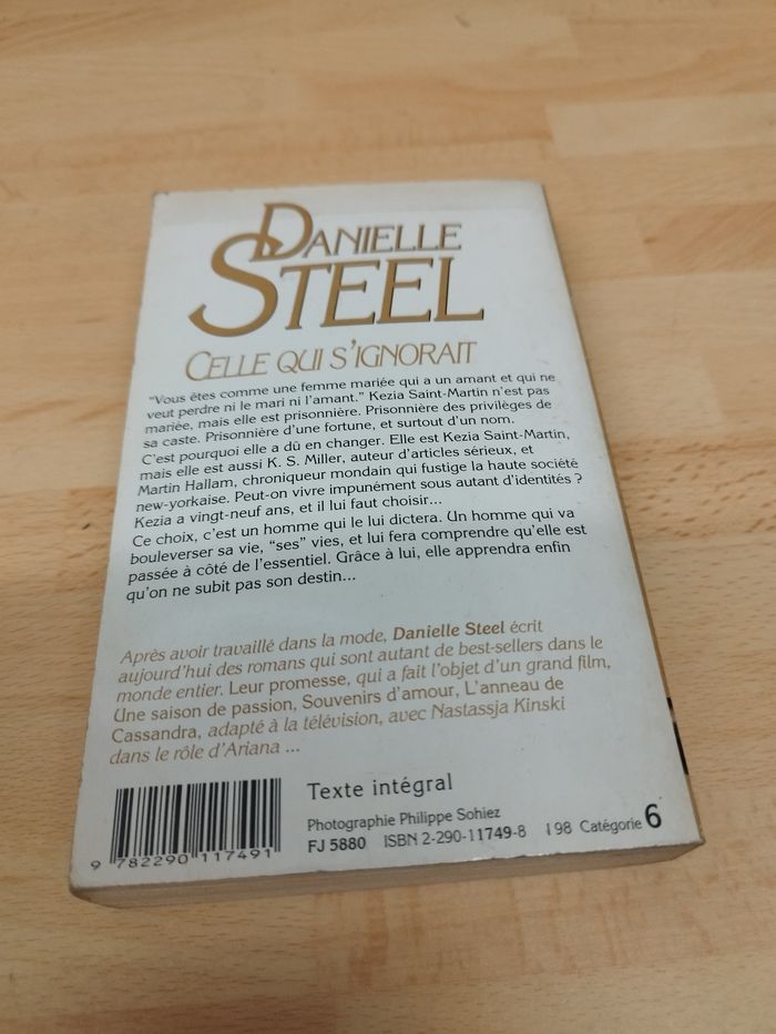 Danielle Steel
Celle Qui S'Ignorait - photo numéro 2