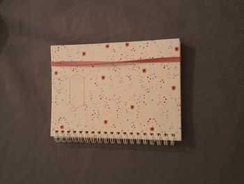 Carnet à spirale neuf – pages vierges – pratique et joli