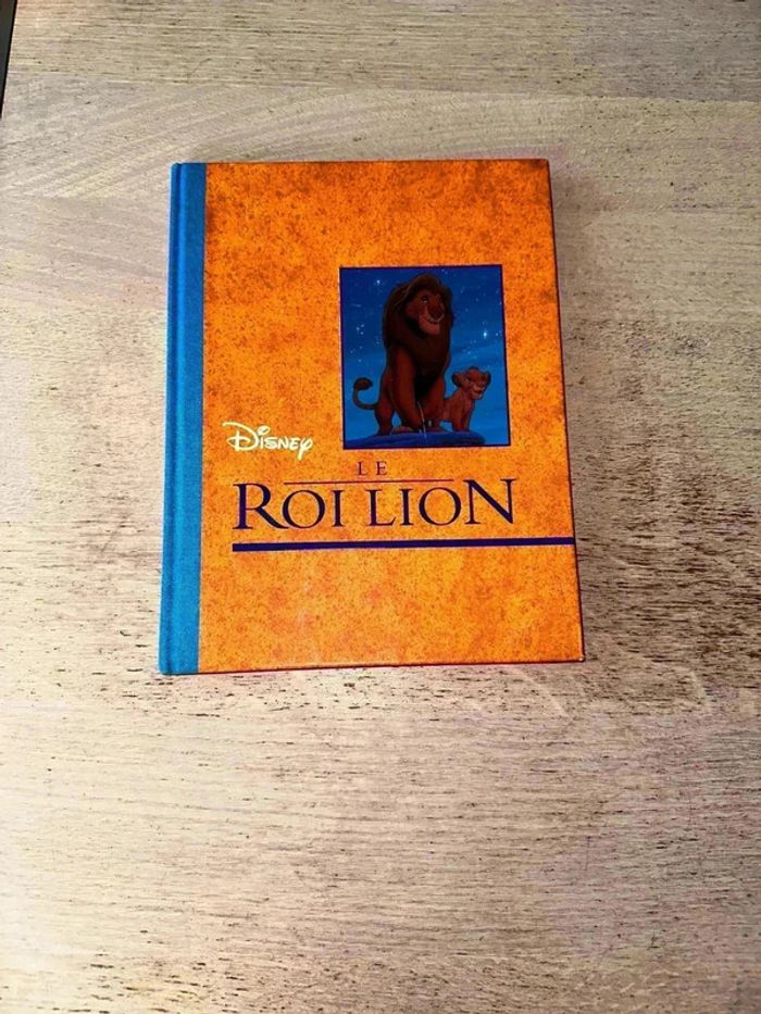 Le Roi Lion - Livre broché en excellent état