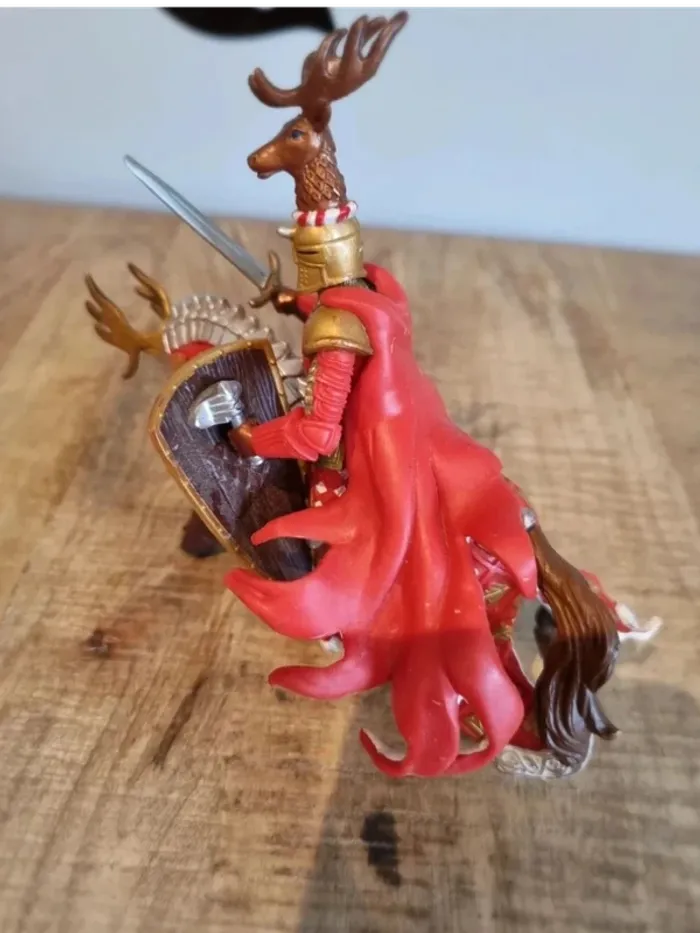 Figurine chevalier et cheval papomaitre des armes cimier cerf - photo numéro 3
