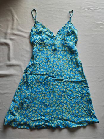 Robe bleue fleurie, taille S , Bershka