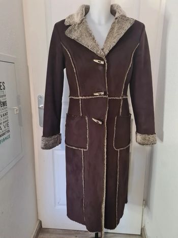 Manteau long effet peau lainée