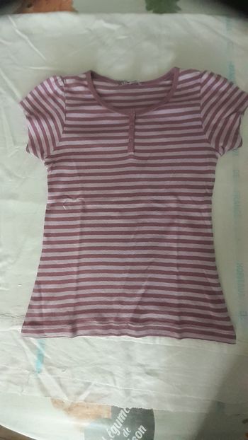 Tee-shirt rayé rose et mauve