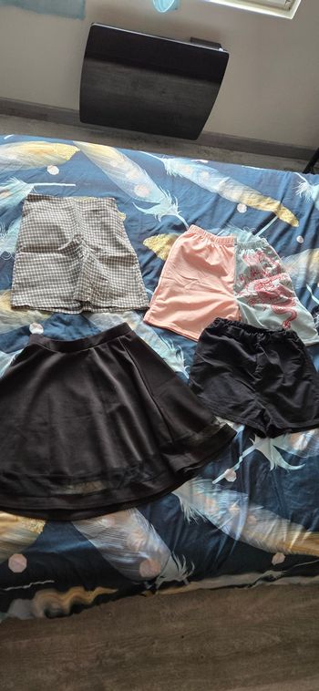 Lot de 2 jupe et 2 shorts XS/S