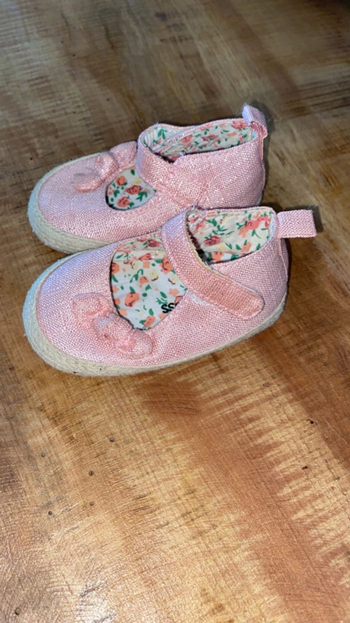 Espadrilles / chaussures bébé taille 17 - photo numéro 2