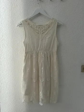 Robe blanche dentelle