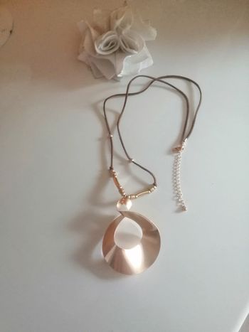 🌸Collier sautoir long cuir et large pendentif entrelacé doré "vintage🌸