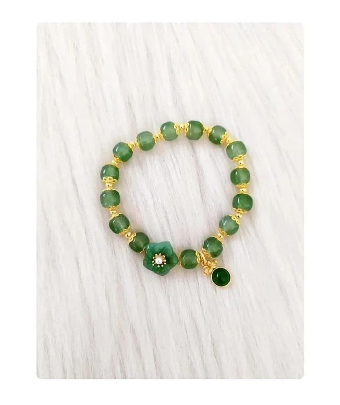 Bracelet en perles de verre façon jade style vintage