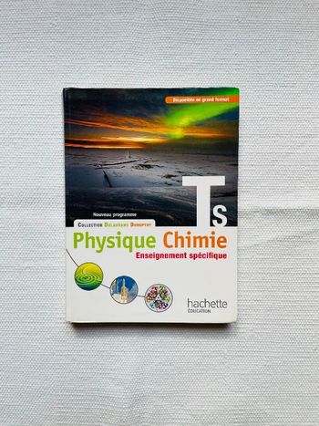 Livre de Physique-Chimie Terminale S édition Hachette éducation