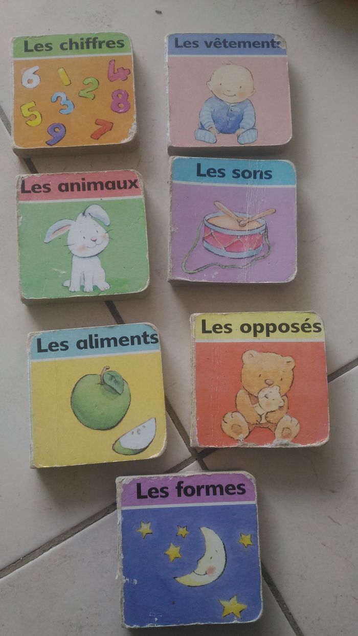 lot de 7 petits livres cartonnés