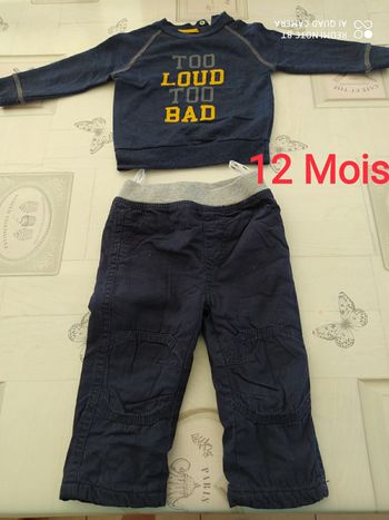 Ensemble 12 mois pull et pantalon