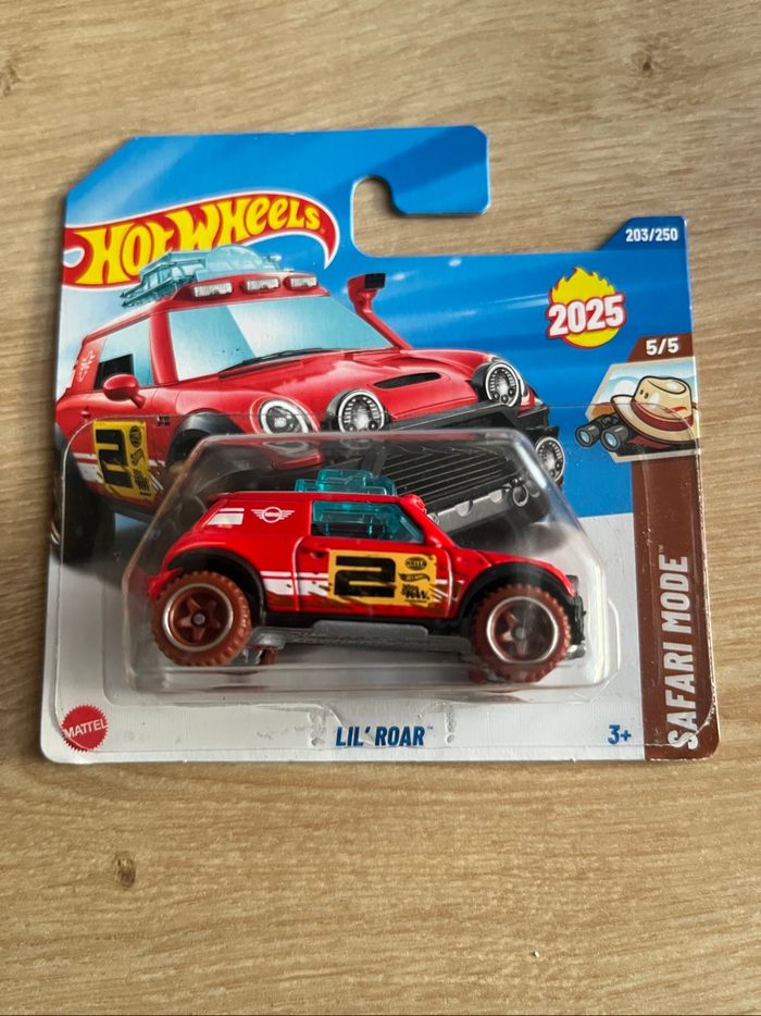 Miniature Hot Wheels Mini Lil’roar