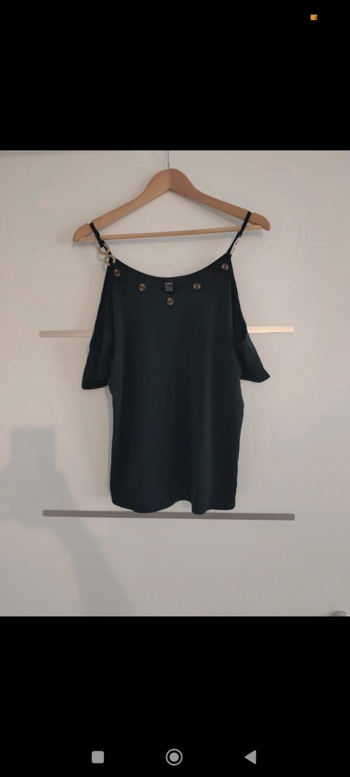 Tee-shirt épaules dénudées