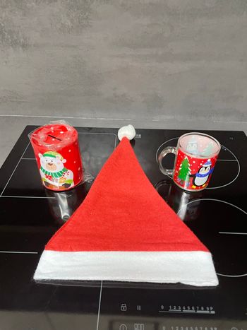 Lot de Noël mug tirelire et bonnets
