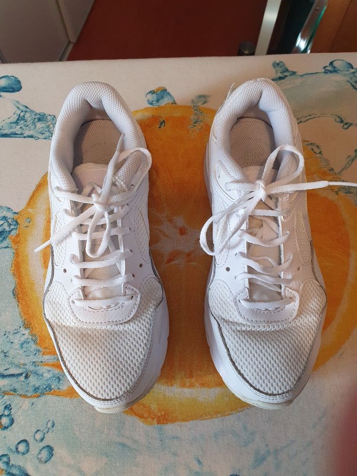 Basket Nike air blanche taille 38 - photo numéro 4