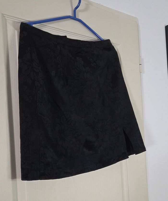 Jupe noire jacquard fleurie Jacqueline Riu – chic et élégante – excellent état - photo numéro 6