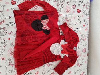 Lot t-shirt ML et Robe Desigual taille 4 ans
