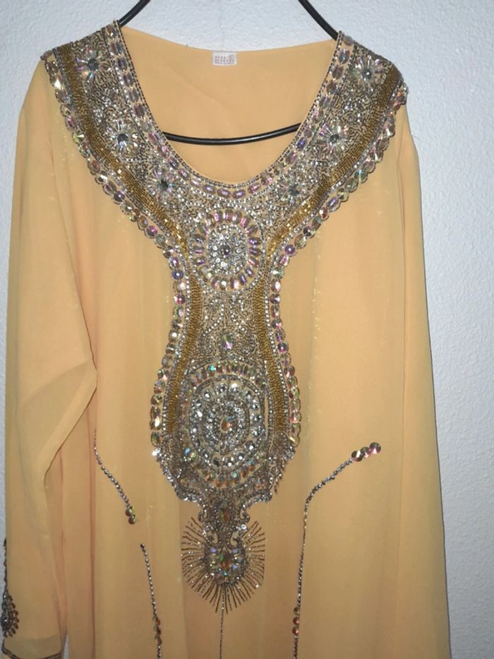 Robe de soirée perlé 💫taille 42💞 - photo numéro 3